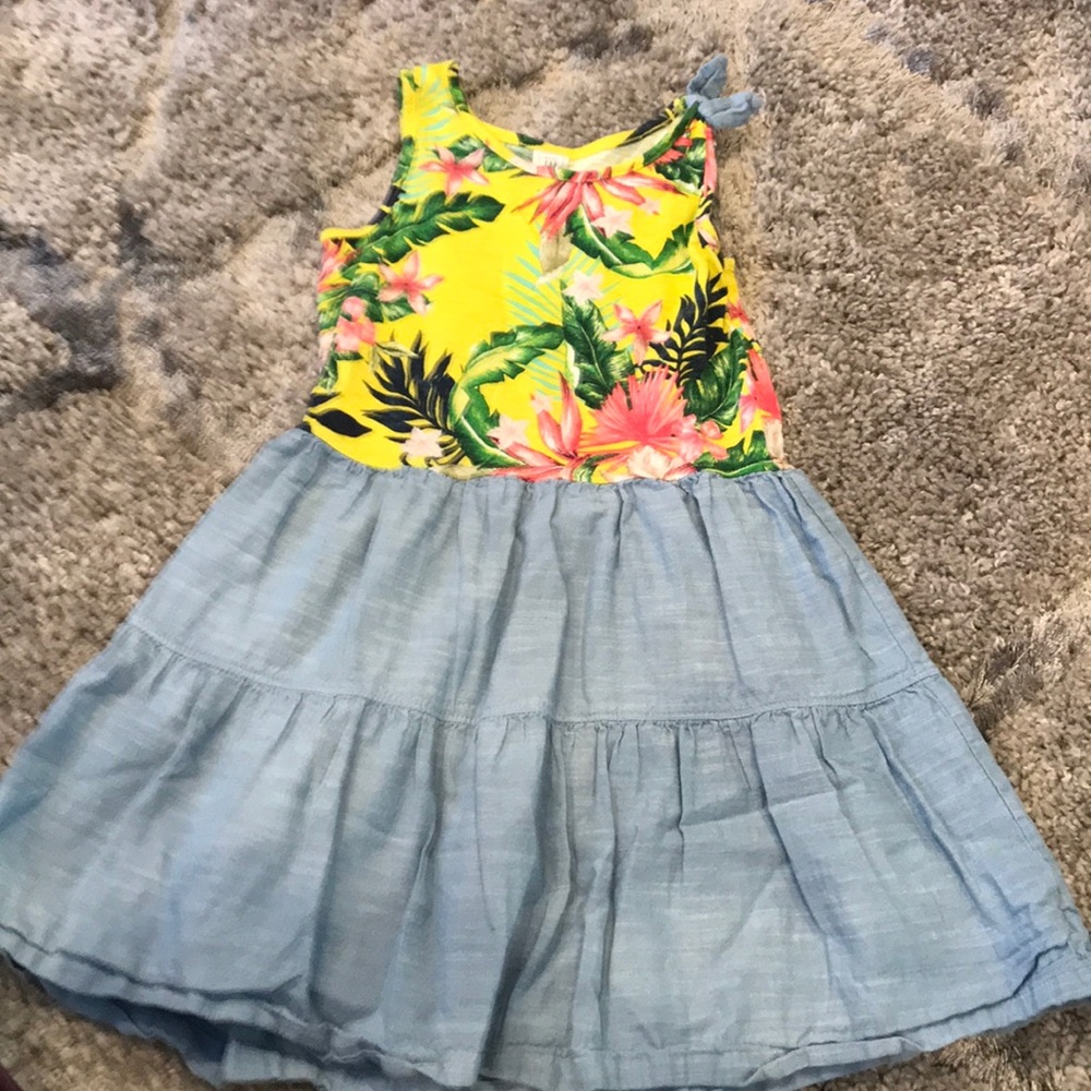 Girls dress